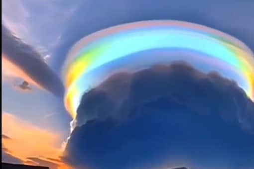 Rare rainbow cloud lights up sky in China