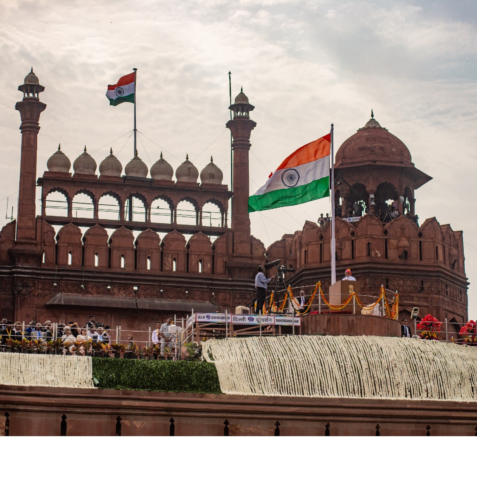 75th Independence Day Red Fort Decked Up In Tricolours Flowers And 