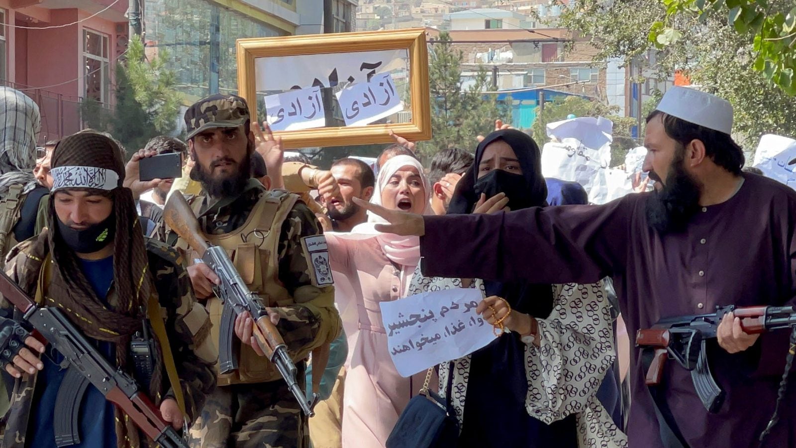 Фото террористов 11 сентября. Талибан паблик. Taliban Break up rare protest by Afghan women in kabul..