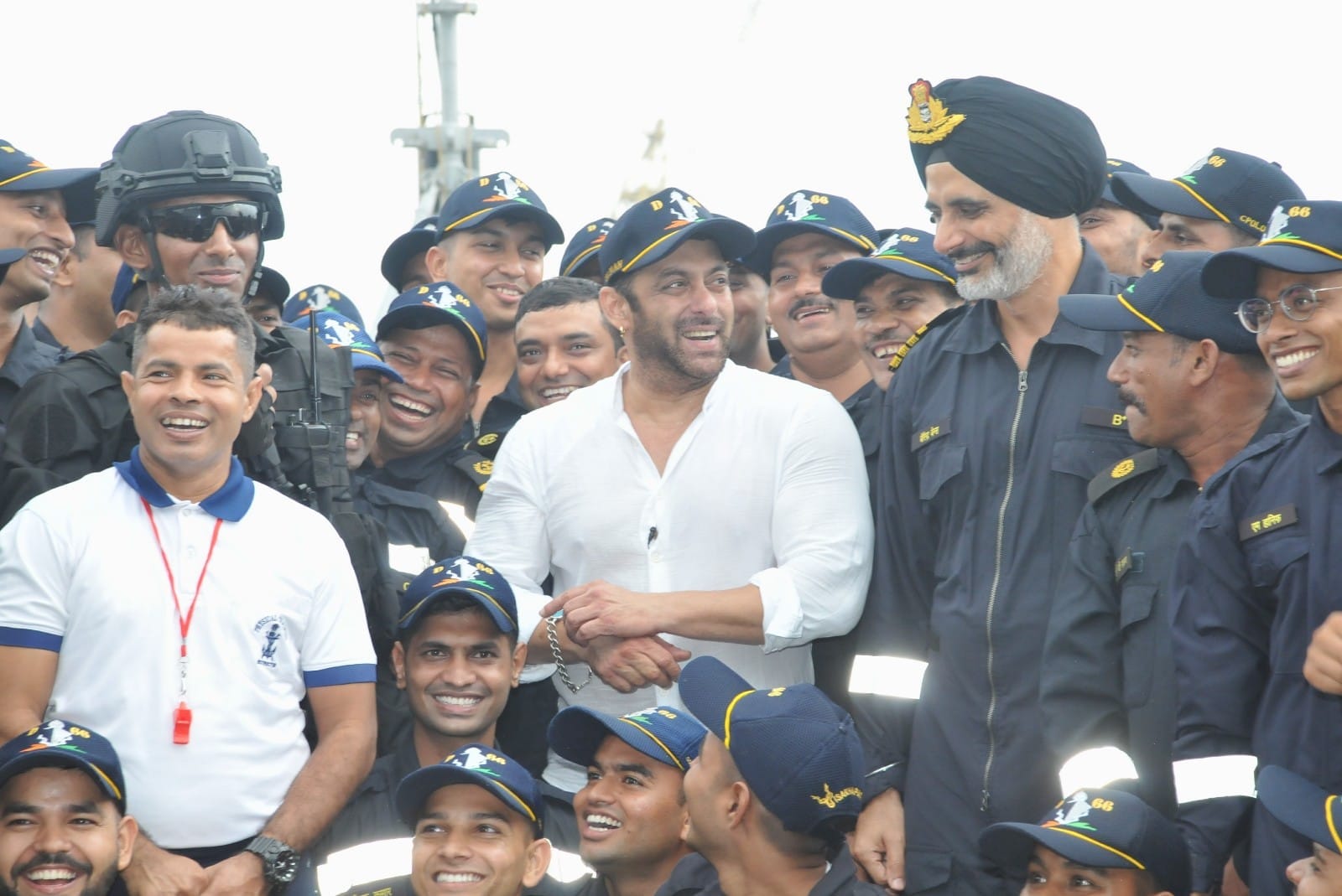 Salman Khan lauds Navy's patriotism and courage. 