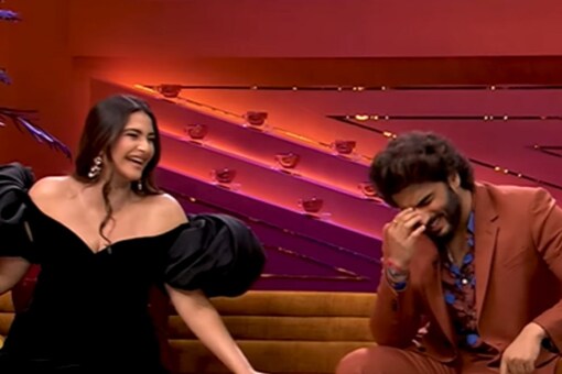 Karan Johar In Shock After Sonam Kapoor Calls Brahmastra 'Shiva No 1',  Arjun Kapoor Embarrassed