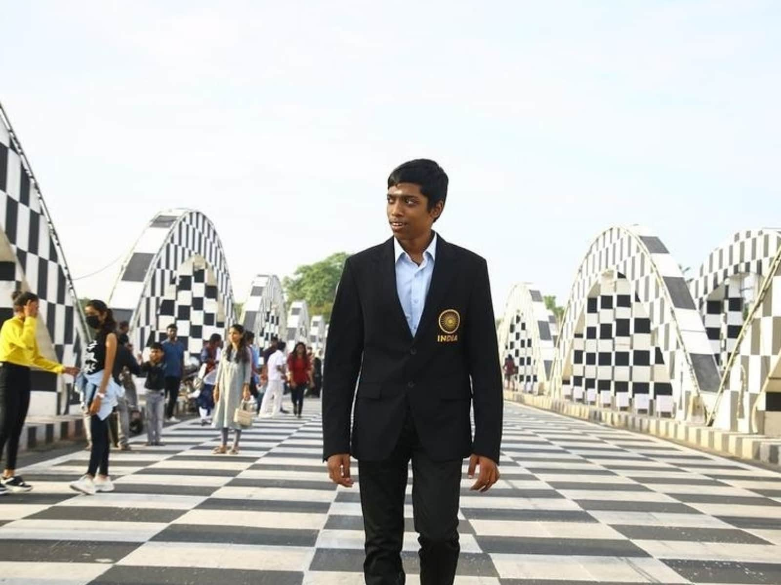 India's R Praggnanandhaa defeats 5-time world champion Magnus Carlsen at  FTX Crypto Cup