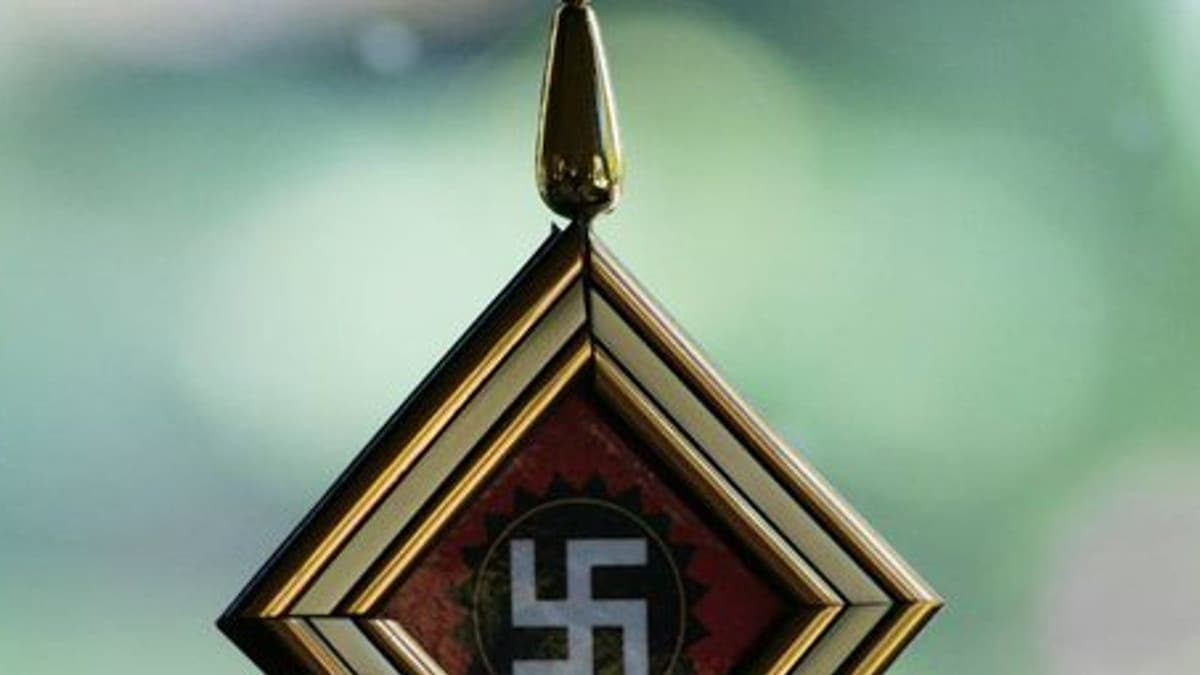 California Assembly Votes to Legalise the Swastika in Its Penal Code