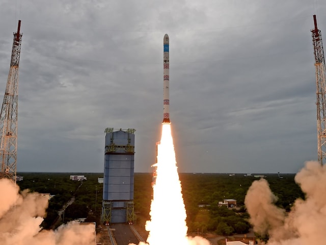 ISRO's new offering Small Satellite Launch Vehicle (SSLV) during its launch from the Sathish Dhawan Space Centre, in Sriharikota, Sunday, Aug 7, 2022.  (Image: ISRO)