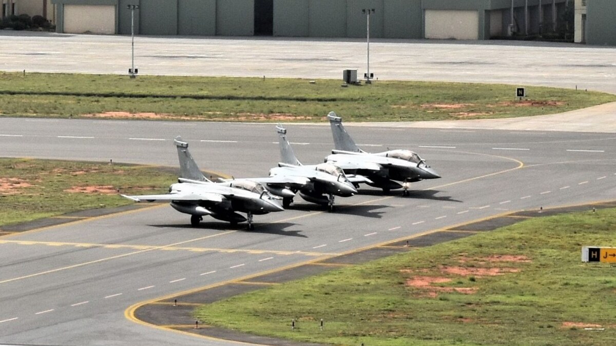 Three French Rafale Jets Make Strategic Stopover at IAF Base During Indo-Pacific Deployment