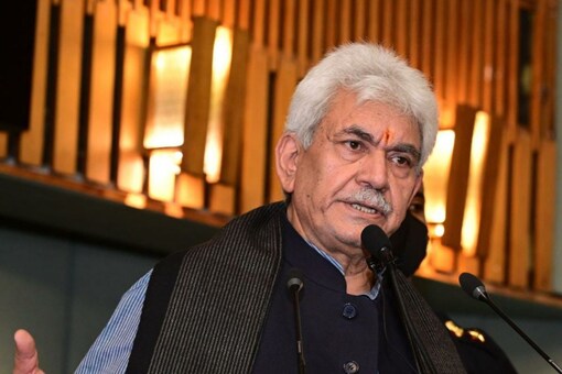 J&K Lt Governor Manoj Sinha at one of the events of the campaign. (News18)
