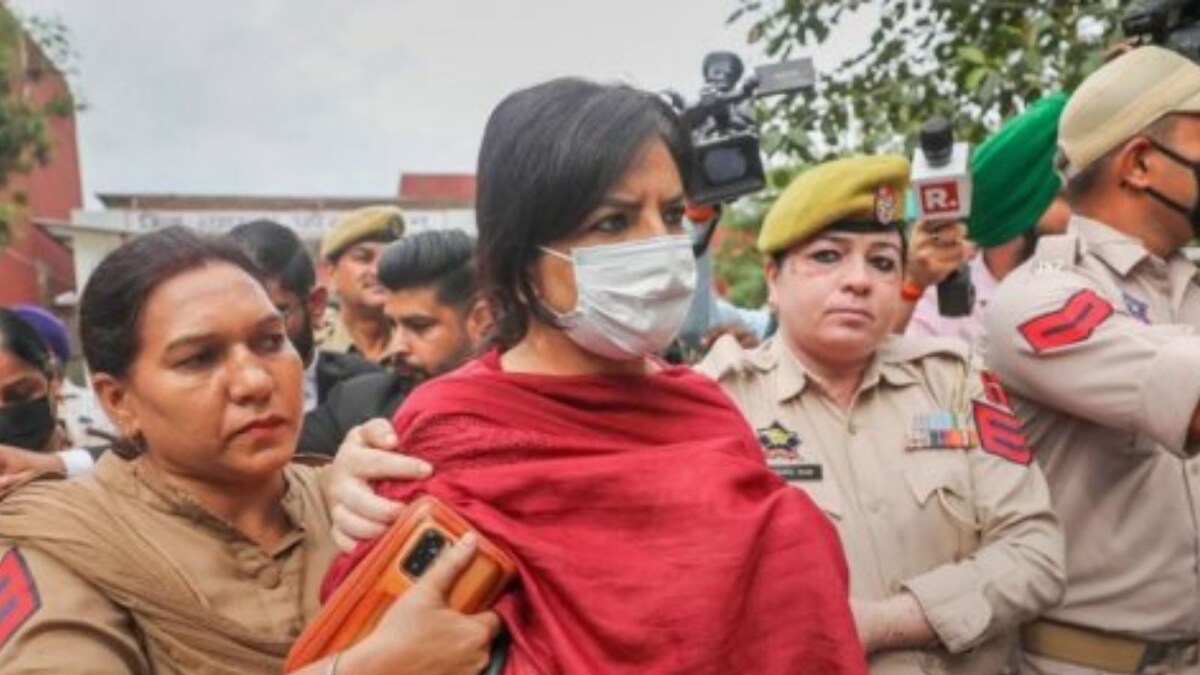 Bailable Warrant Against Rubaiya Sayeed for Nonappearance in Her