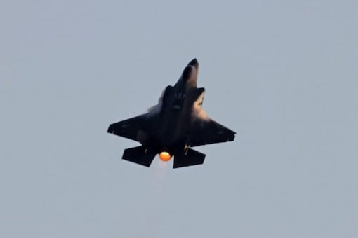 ͧԹú F-35 Lightning II ͧǹ㹡ʴҧҡҧԸ稡֡ҢͧѡԹͧѾҡŷҹ Hatzerim 㹷ŷ Negev ѹ 23 Զع¹ 2565 (AFP)