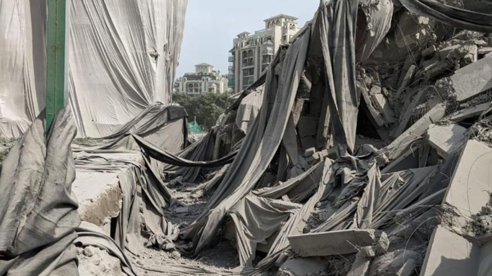 35,000 Cubic Metres, 1,300 Truck Trips: How Noida Towers’ Debris Will be Done and Dusted in 3 months