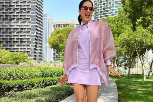 Whether it’s a pop of colour during summers or appearing breezy in pastels in monsoon, the actress knows well how to up the oomph factor. (Source:Instagram)