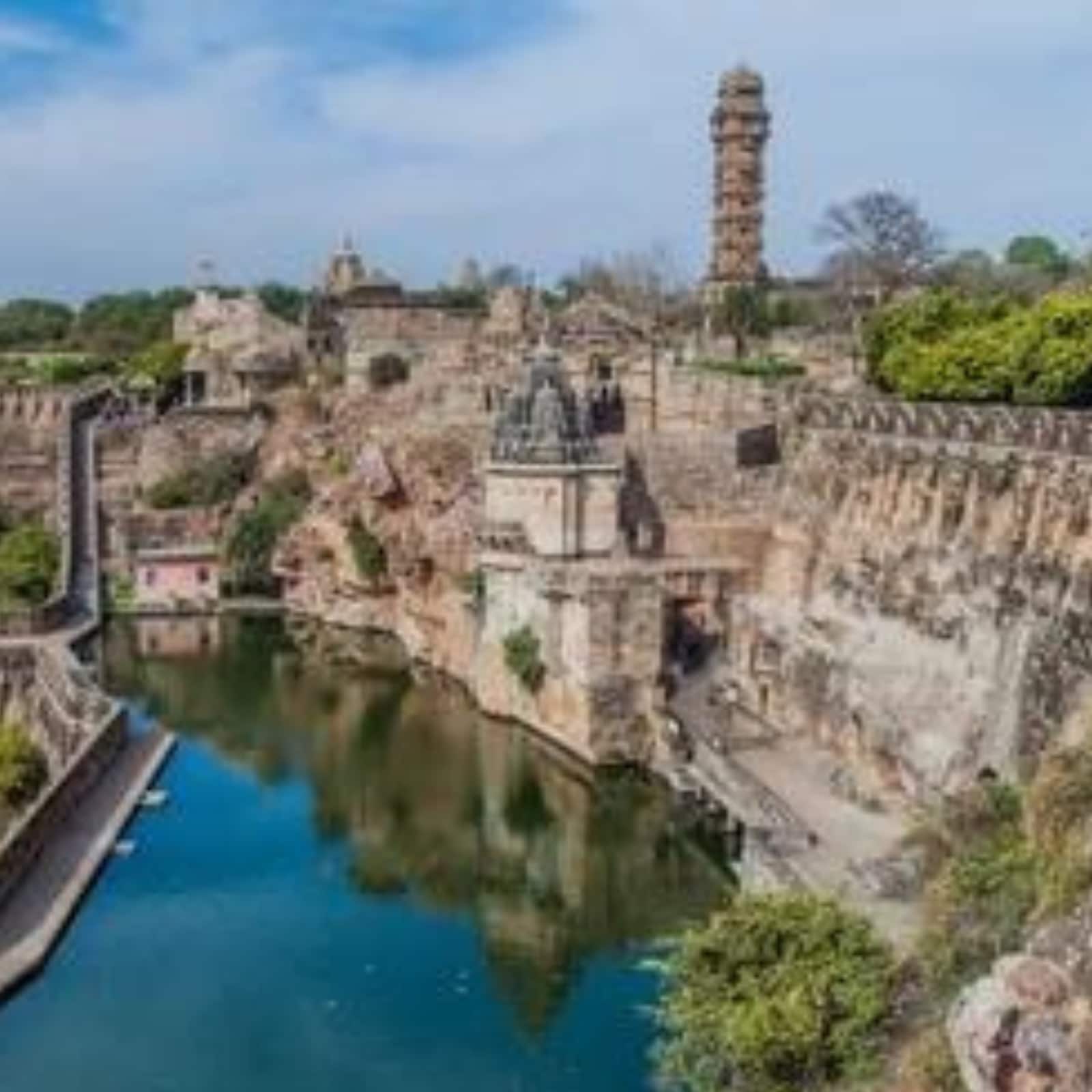 Valiant History and Architectural Brilliance of Chittorgarh Fort Will Mesmerize You Valiant History and Architectural Brilliance of Chittorgarh Fort Will Mesmerize You