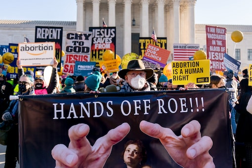 Abortion rights advocates and anti-abortion protesters demonstrate in front of the US Supreme Court in Washington. (Image: AP file)