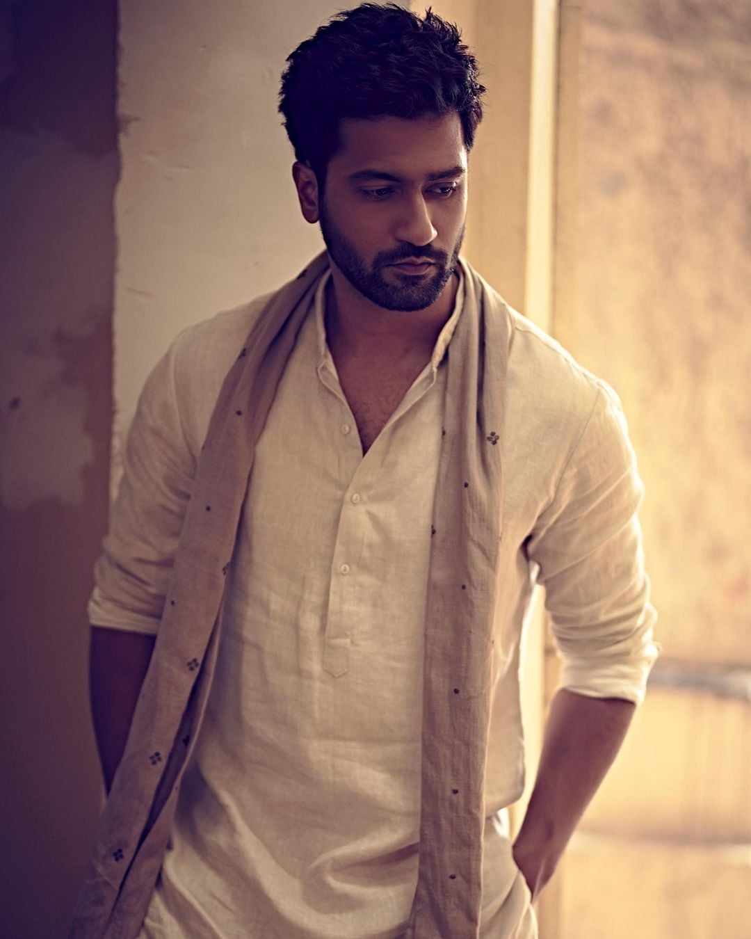 Slay it by keeping it casual like Vicky Kaushal. (Image: Instagram/ vickykaushal09)