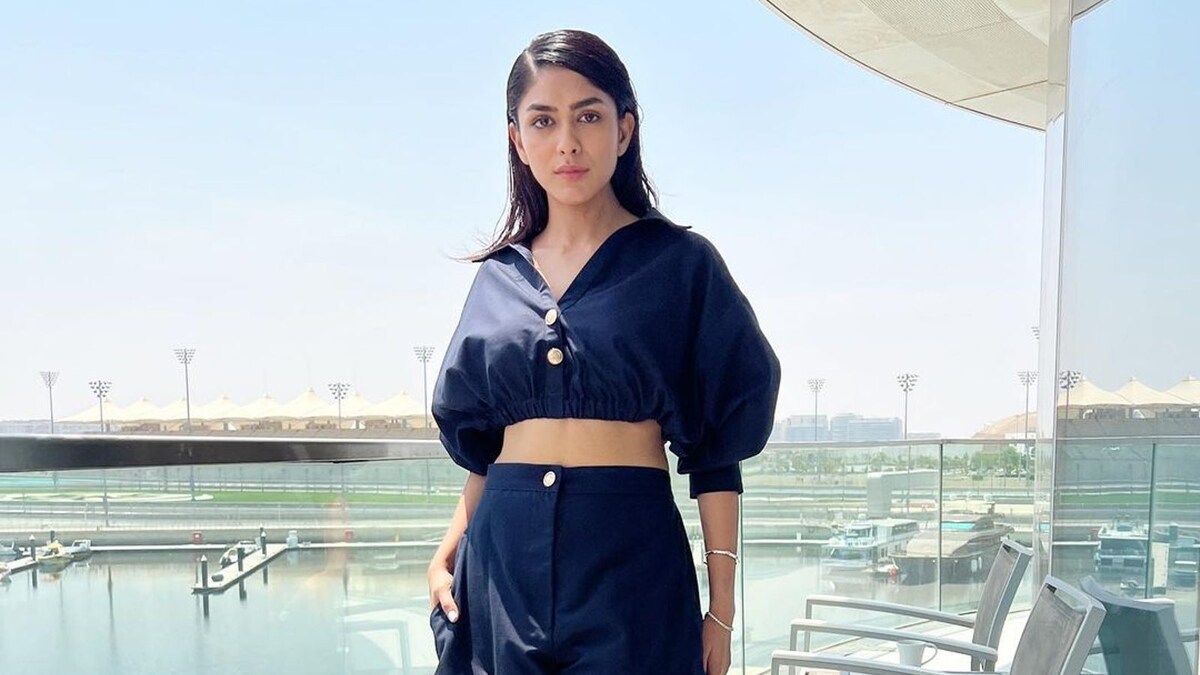 Casual Outfit Ideas Abound in Mrunal Thakur’s ‘Fit Check’ Diary - News18