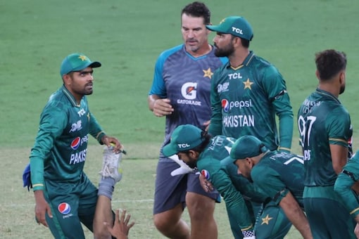 Pakistan will up against Hong Kong in last group match.