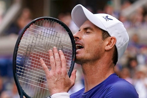 Andy Murray ҡ൹˭ ʴԡҧ觢ѹѺ Matteo Berrettini ͧԵ ҧͺͧ觢ѹ෹ US Open ѹء 2 ѹ¹ 2022   (Ҿ AP / Seth Wenig)