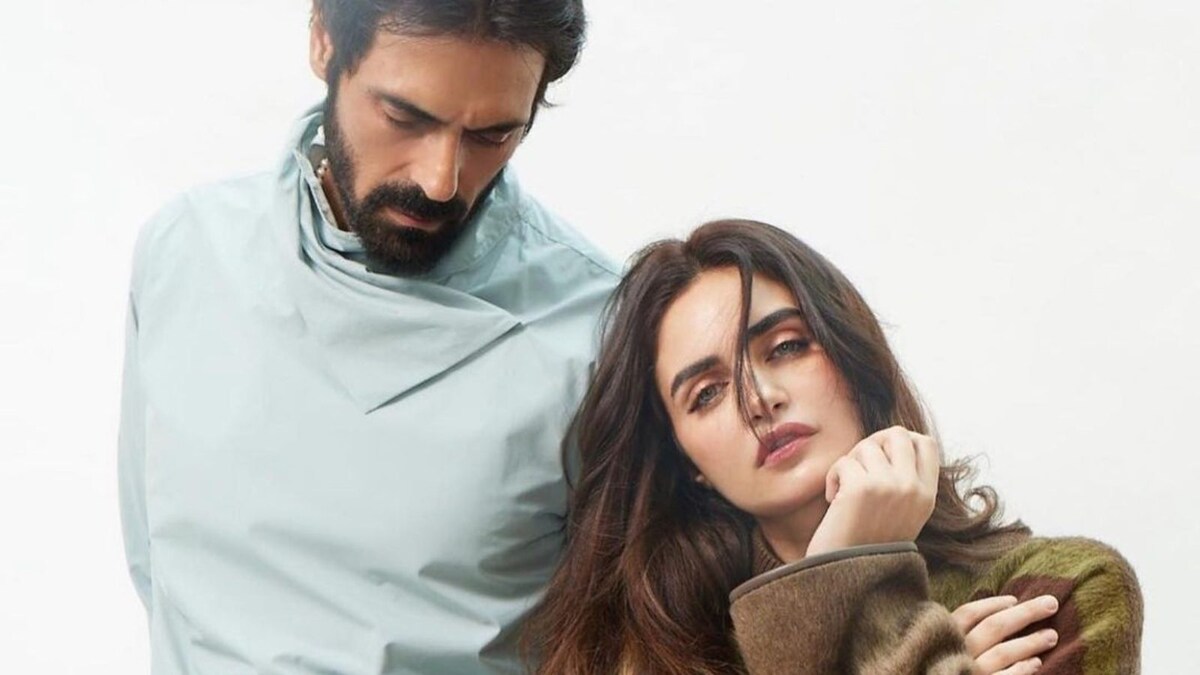 Arjun Rampal's Sizzling Chemistry With Ladylove Gabriella Demetriades Is Hard To Miss; Watch