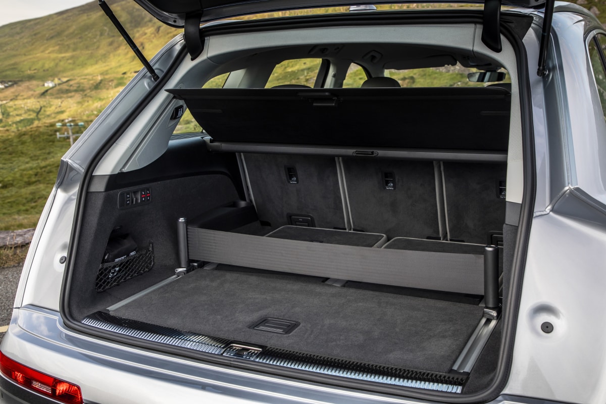 audi-q7-in-pics-see-design-features-interior-and-more-in-detail-news18