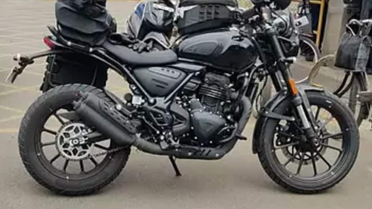 New Bajaj-Triumph 350cc Motorcycle Spotted in India for the First Time