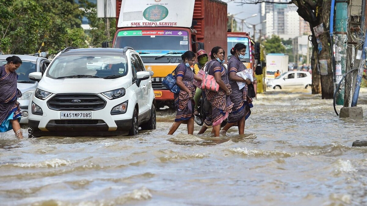 Heavy Rain To Lash Bengaluru Yellow Alert In Mysuru Kodagu And 6 More Karnataka Districts News18