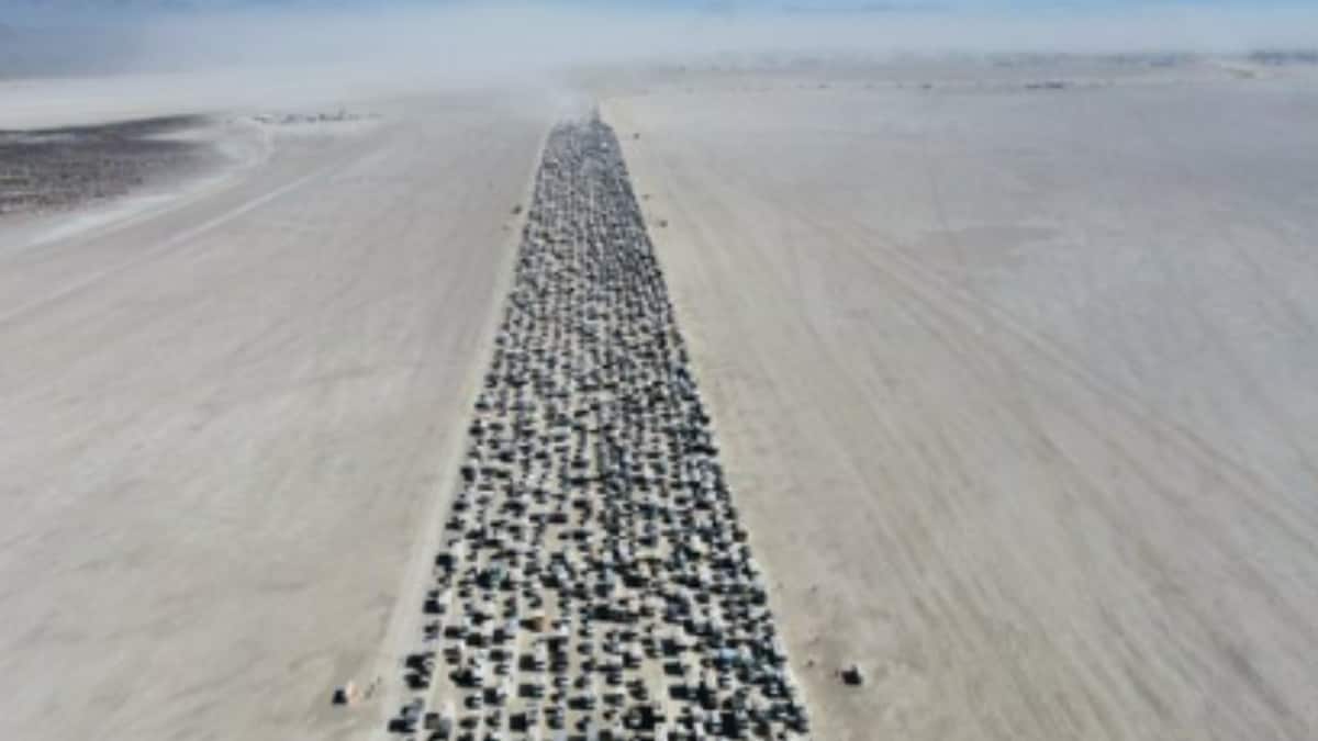 Burning Man Festival in US Ends With 9Hour Long Traffic Jam