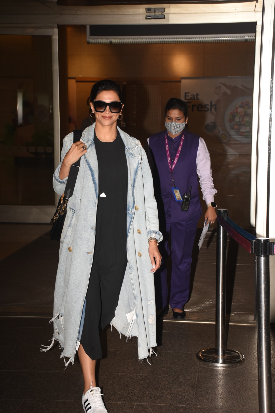 Deepika Padukone Spices Up Her Airport Look With a Chic Chain