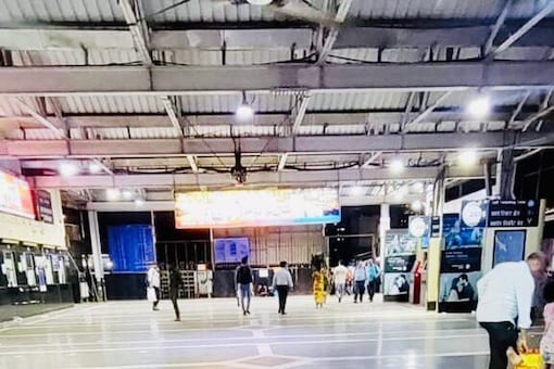 ทิวทัศน์ของสถานีรถไฟ Dadar ในมุมไบ  (ภาพตัวแทน: กระทรวงการรถไฟ/ทวิตเตอร์)
