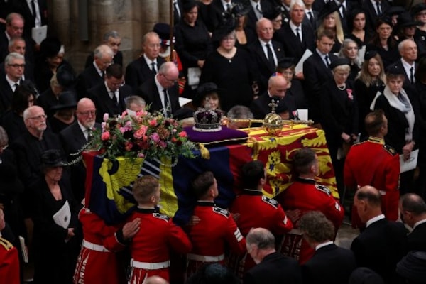 Queen's Great-grandchildren Follow Coffin in Westminster Abbey