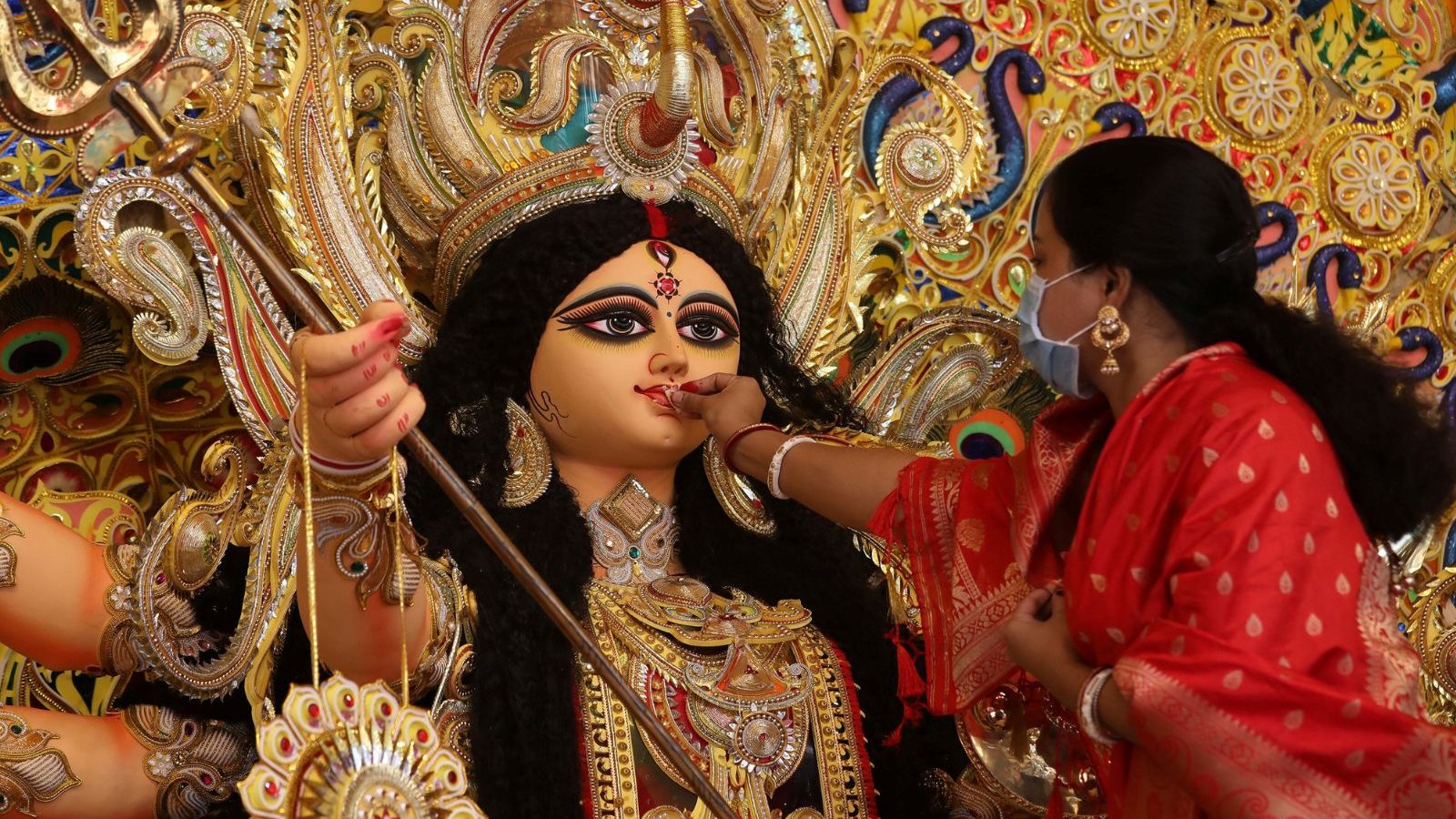 Khichuri, Beguni, Payesh': What's in the Big Fat Durga Puja Bhog? News18  Digs in