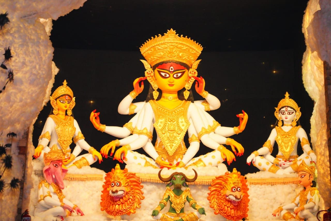 Mamata Banerjee inaugurated the Badamtala Ashar Sangha Durga Pujo on the special occasion of Dwitiya.