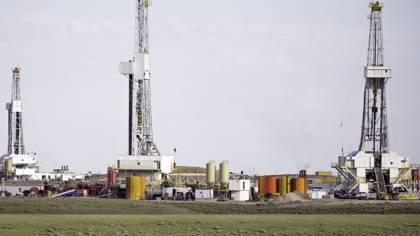 UK Government Lifts Energy Fracking Ban in England to Boost Energy Output