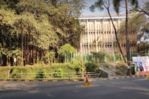 The bench, after hearing for a few minutes, said it is not inclined to entertain the petition (File Photo)