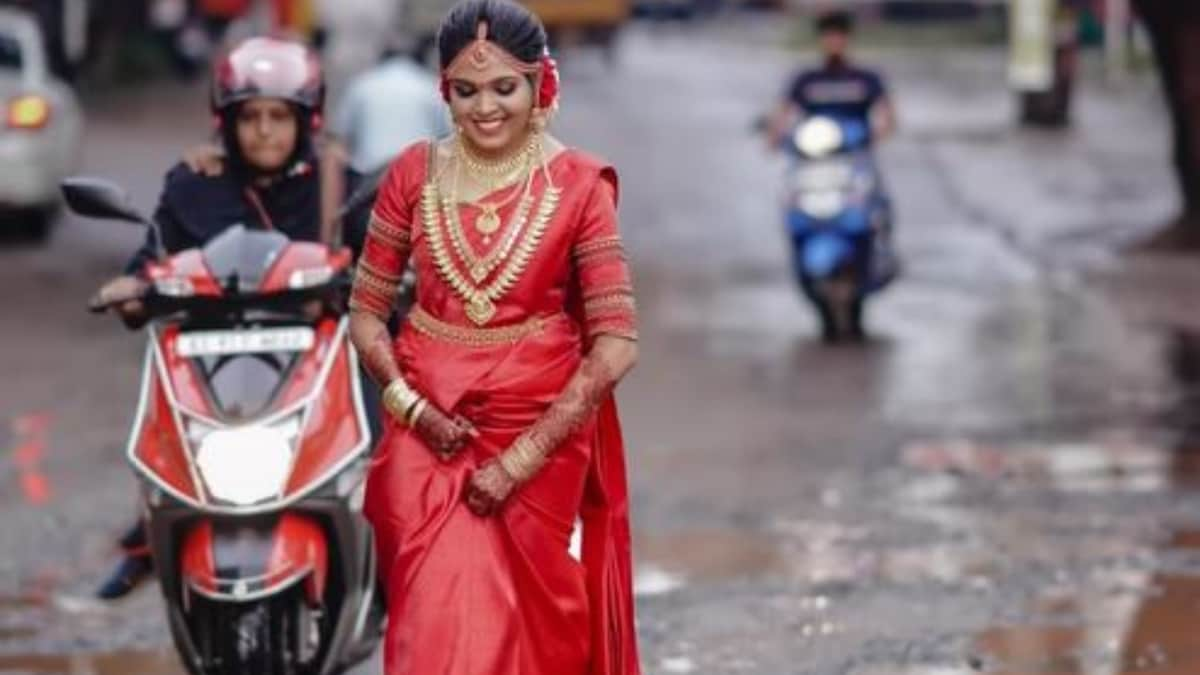 WATCH: Kerala Bride's Unique Photoshoot on Road Full of Potholes Goes Viral