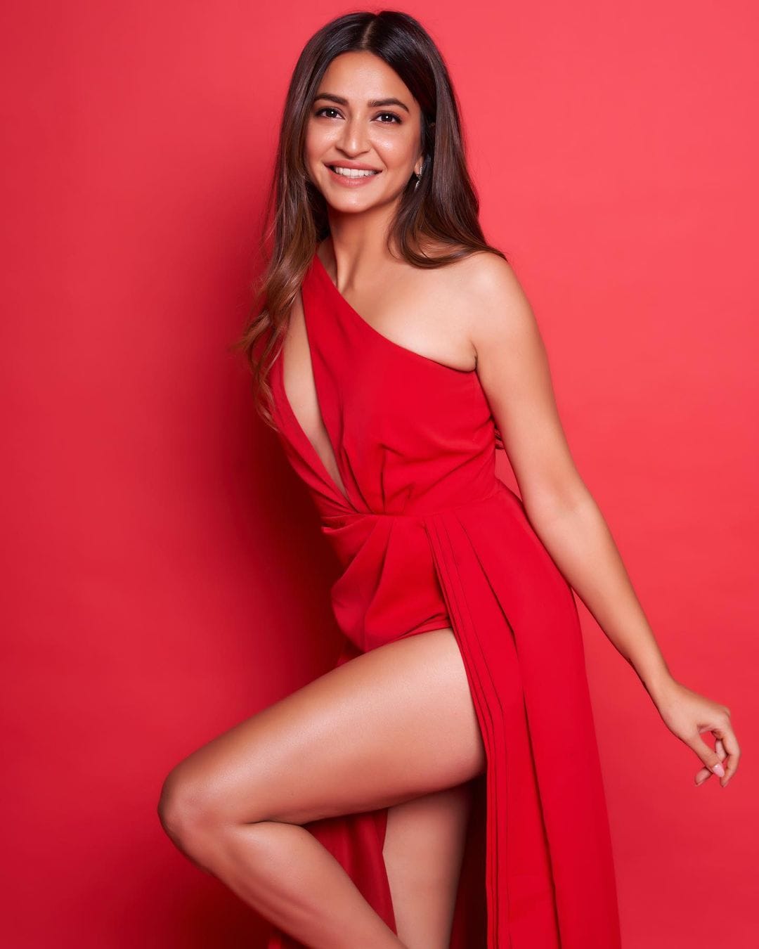 1080px x 1350px - Kriti Kharbanda Looks Smoking Hot In Stylish Red Dress, Check Out The  Diva's Drop-dead Gorgeous Pictures - News18