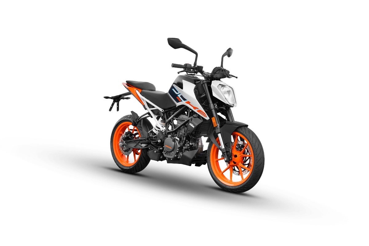 Ktm duke 125 black and deals white