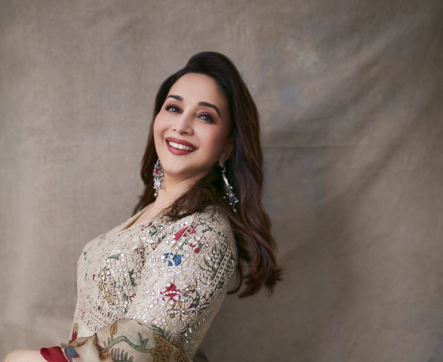 Madhuri Dixit Takes Her Fashion To Ultra Glam Heights In A Beautiful Blue  Saree Worth Rs 1.1 Lakh