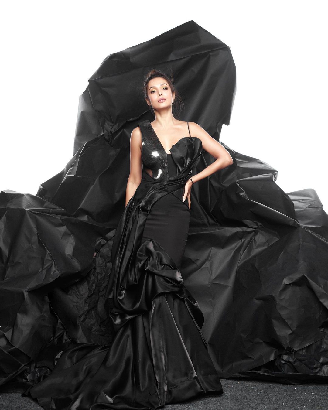 Malaika Arora Makes Jaw-dropping Fashion Statement In Stunning ...