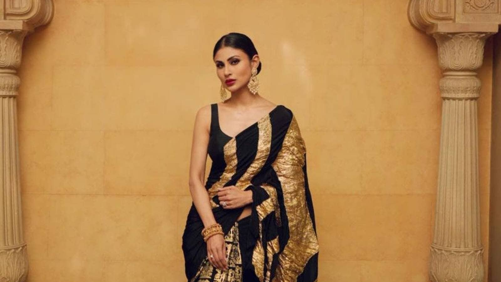 Mouni Roy Looks Radiant In Black And Golden Saree Check Out The Divas Most Gorgeous Saree 5383