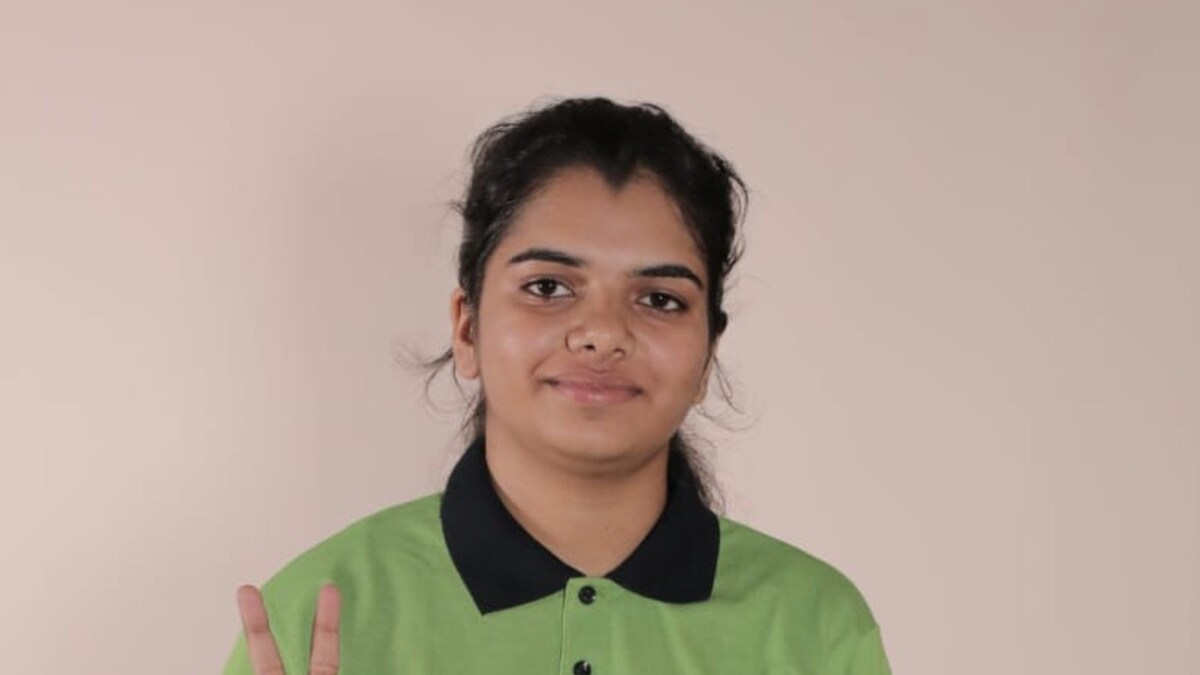 NEET AIR 1 Tanishka Cracked JEE Main Too for 'Practice', Shares Experience of Both Exams