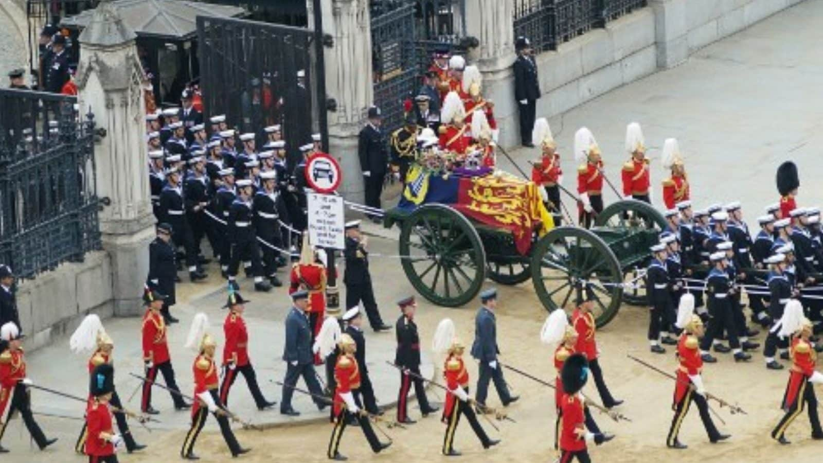 queen-elizabeth-funeral-steeds-leading-coffin-procession-specially