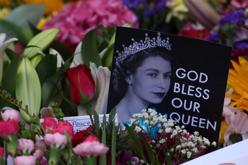Processions, Public Tributes: How UK Will Bid Adieu to Queen Elizabeth As  Her Final Journey Begins