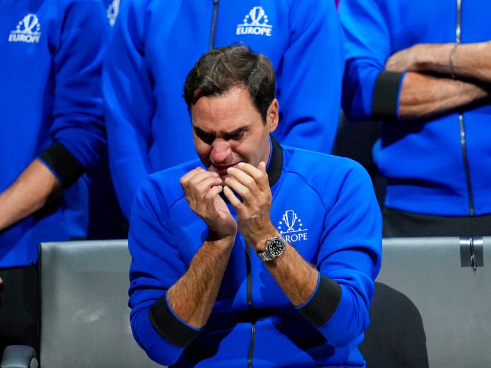 Tears Flow as Roger Federer Brings Down Curtain on Perfect Journey WATCH 