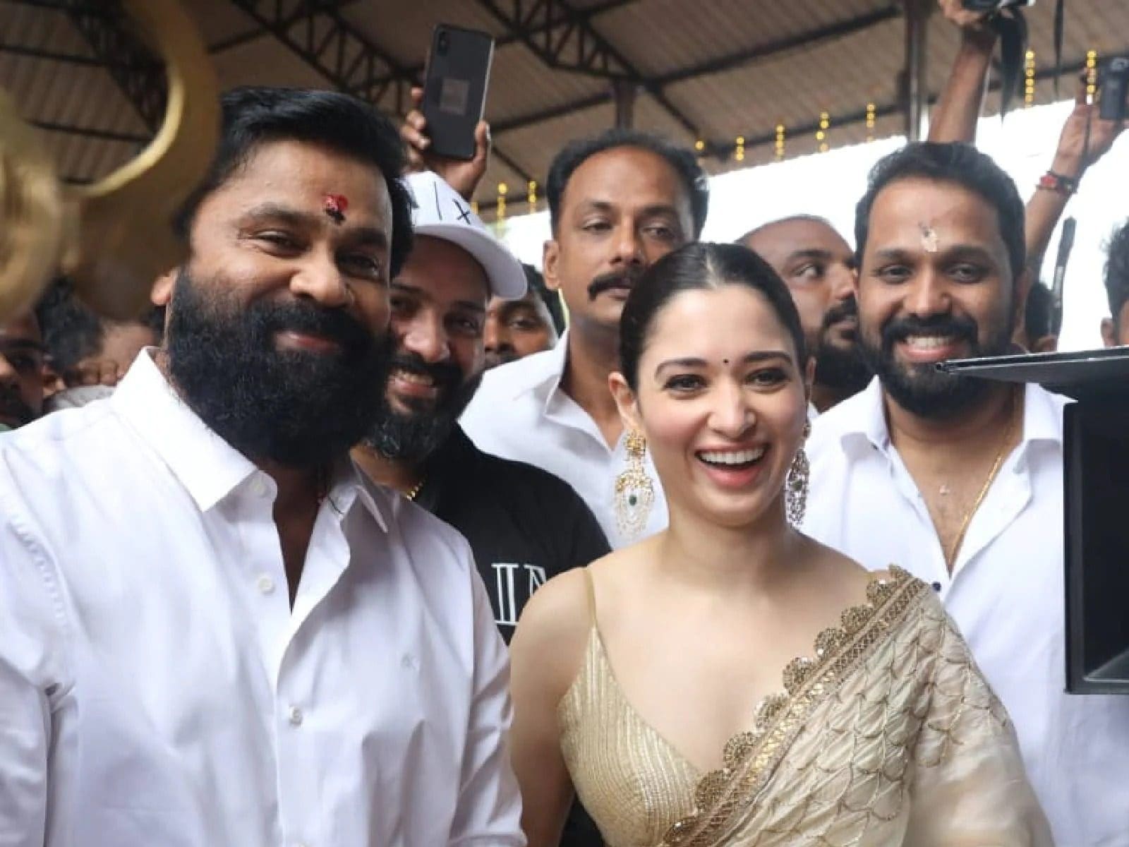 1600px x 1200px - Tamannaah Bhatia To Star Opposite Dileep In Debut Malayalam Film - News18