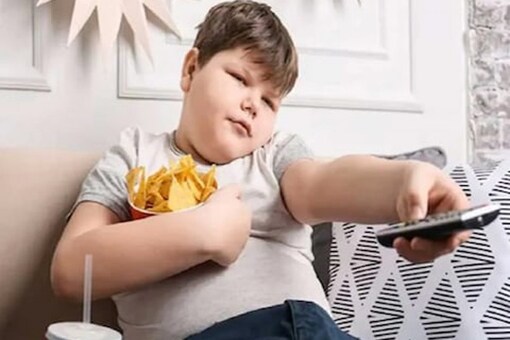 A number of factors contribute to excessive weight gain including genetics, lifestyle, behavior, community factors, and certain medications