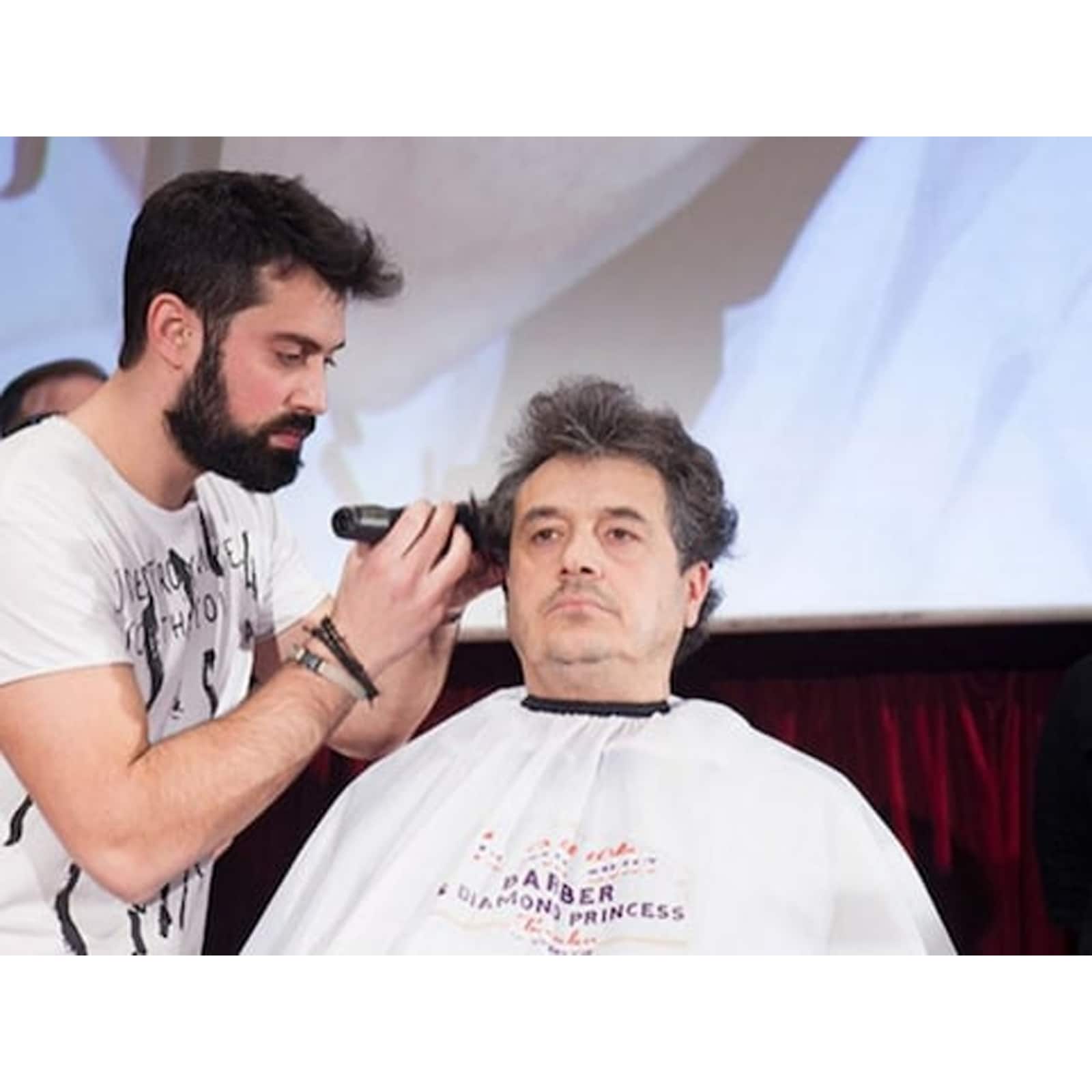 Haircut In 47 Seconds: This Hairdresser From Greece Sets A Record