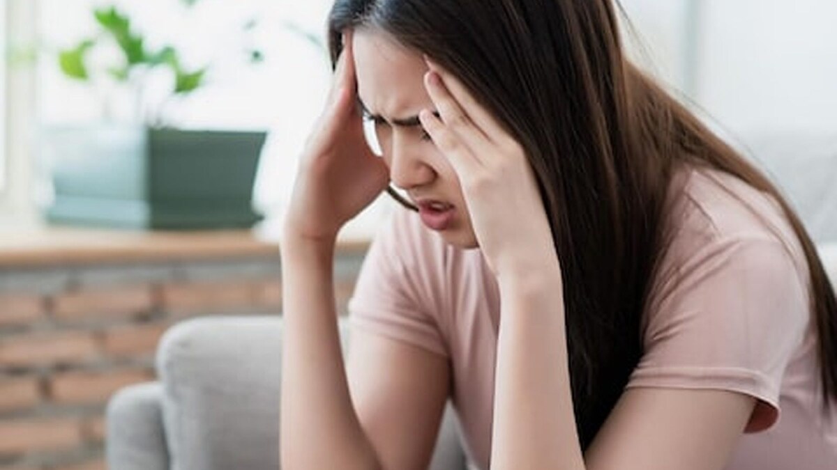 Know All About Migraines; Symptoms, Warning Signals And Management