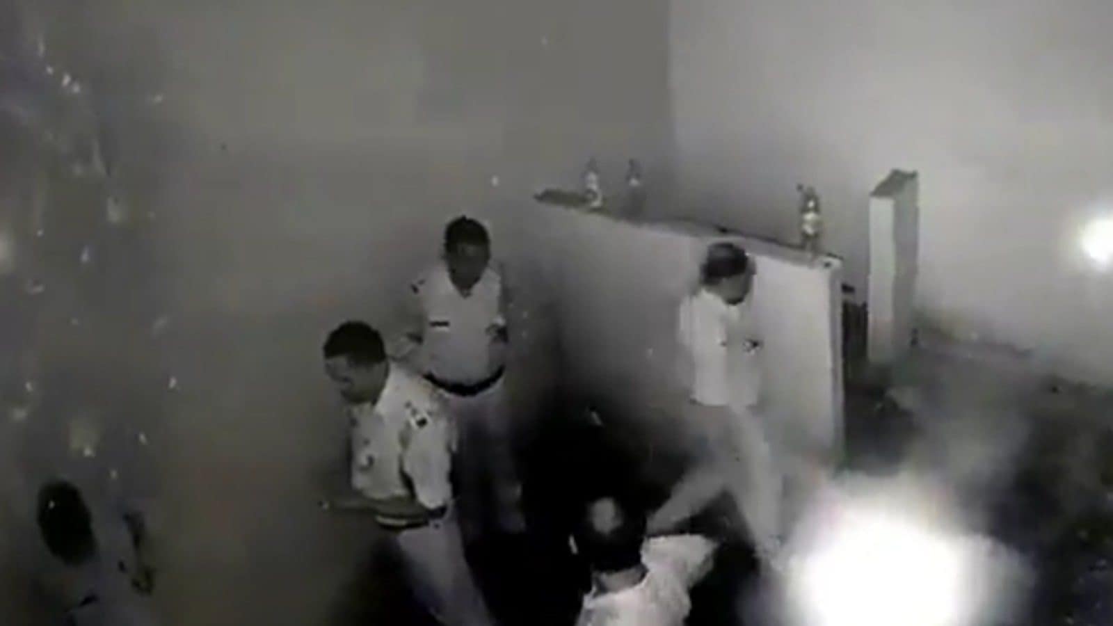 bihar, bihar police, nawada, viral video.