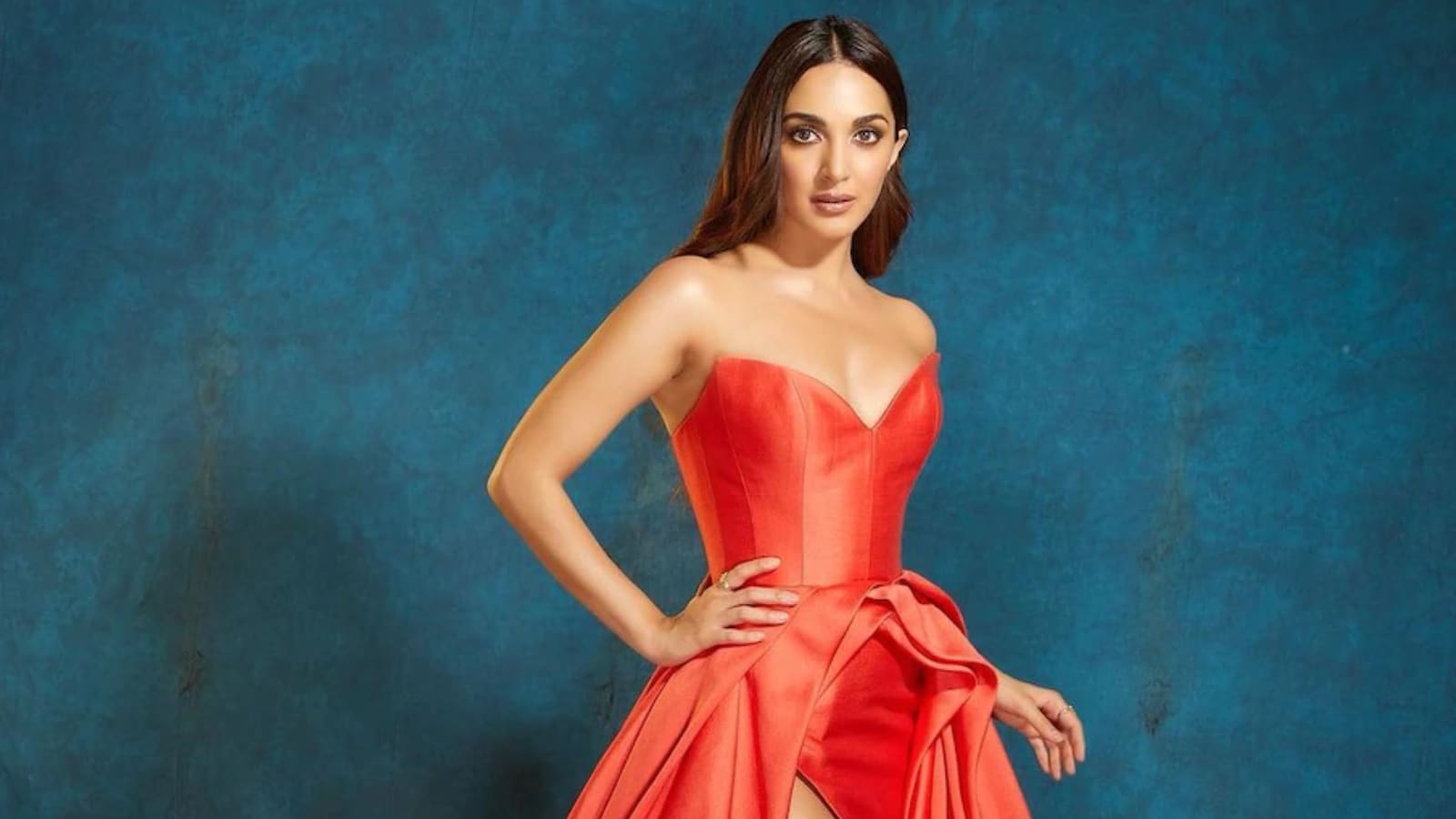 Kiara Advani Steals The Limelight in Corset Ballroom Gown at 67th ...