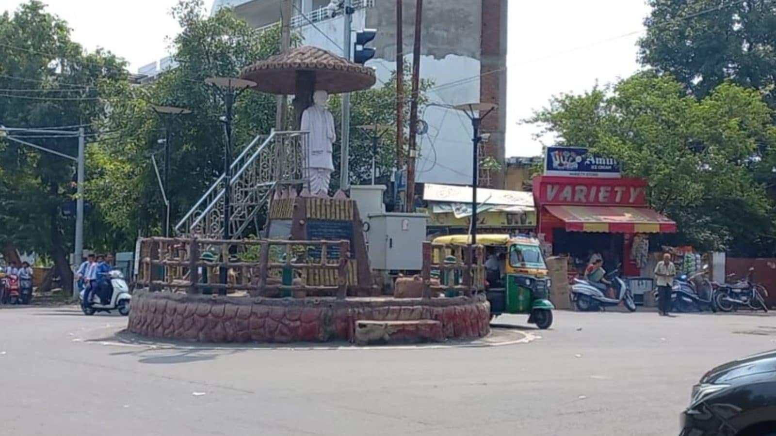 Now, Jhansi Residents Can 'Adopt' Squares and Dividers to Beautify