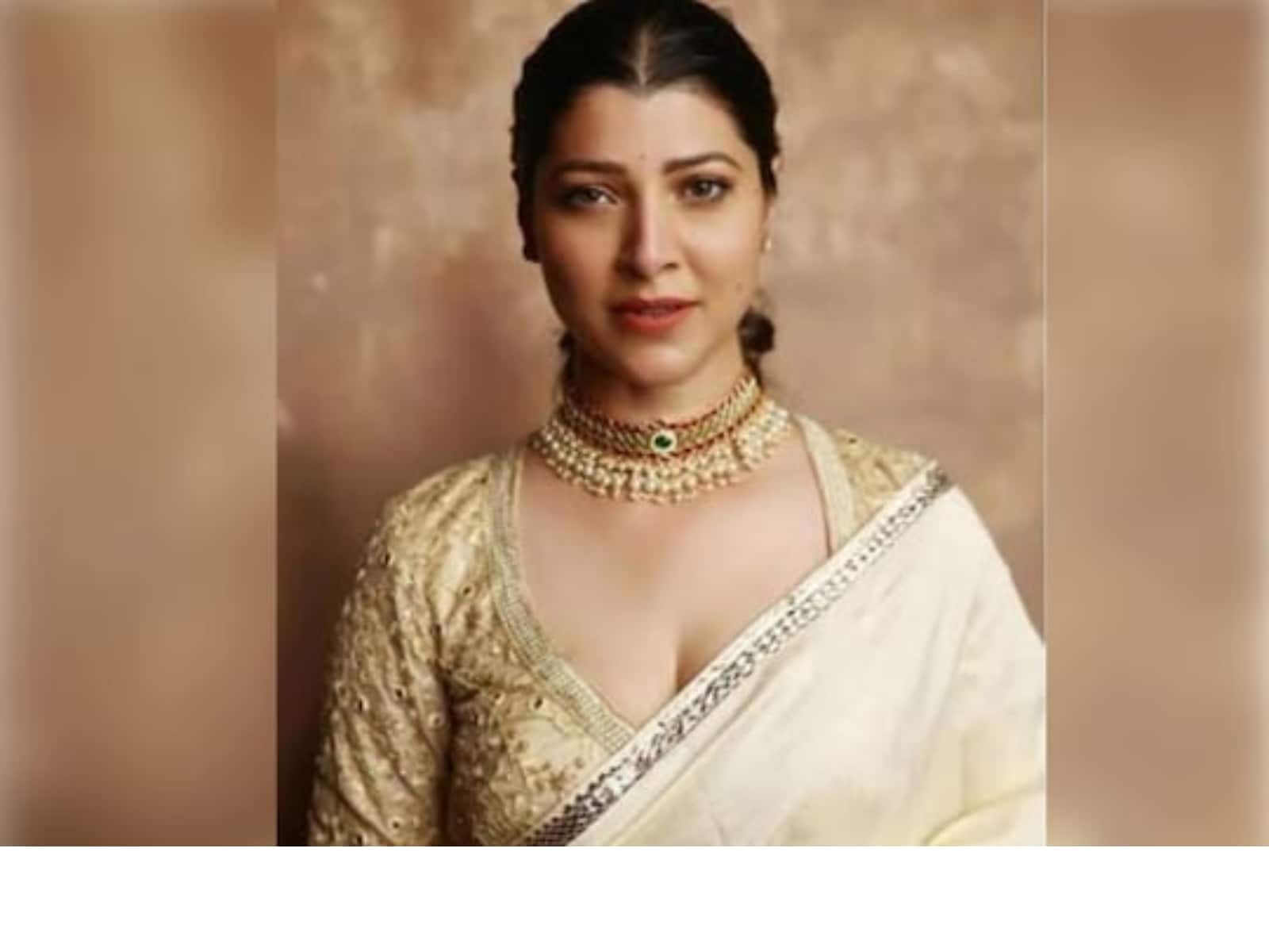 Marathi Actress Tejaswini Pandit's This Gift to Her Mother Leaves Her Fans  in Awe